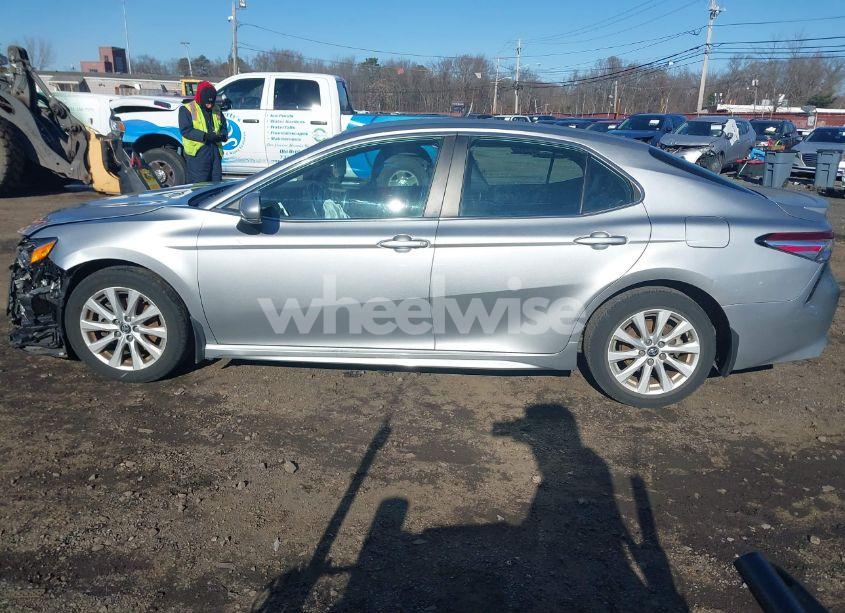 Photo 14 of 2020 Toyota Camry SE (VIN 4T1G11AKXLU861891)