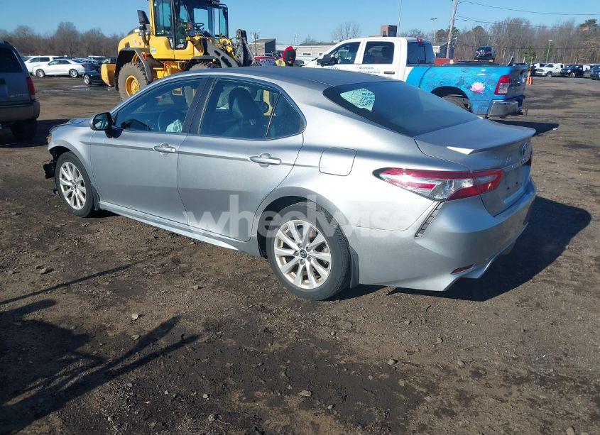 Photo 3 of 2020 Toyota Camry SE (VIN 4T1G11AKXLU861891)