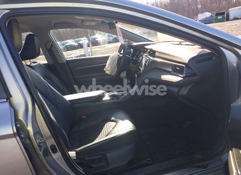 Photo 5 of 2020 Toyota Camry SE (VIN 4T1G11AKXLU861891)