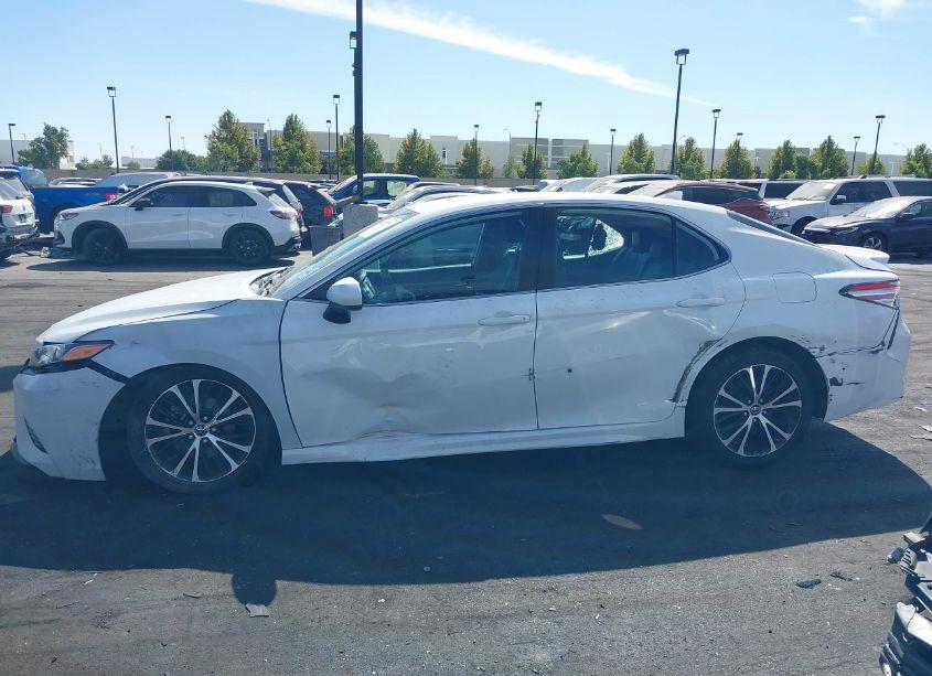 Photo 14 of 2020 Toyota Camry SE (VIN 4T1G11AKXLU866671)