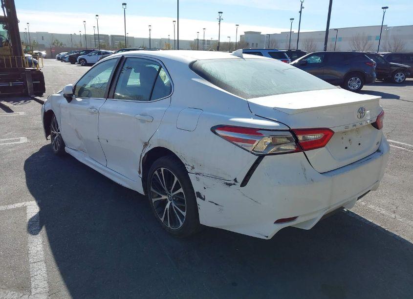 Photo 3 of 2020 Toyota Camry SE (VIN 4T1G11AKXLU866671)