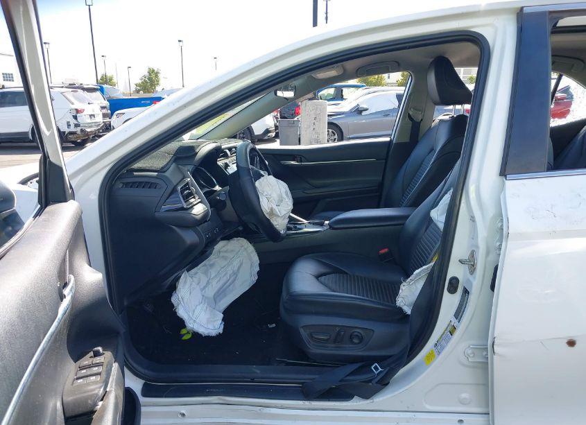 Photo 5 of 2020 Toyota Camry SE (VIN 4T1G11AKXLU866671)