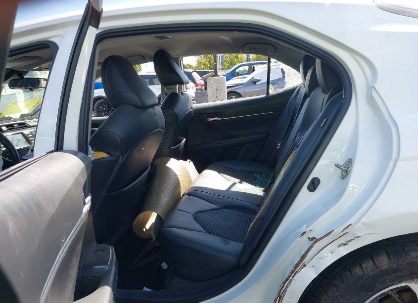 Photo 8 of 2020 Toyota Camry SE (VIN 4T1G11AKXLU866671)