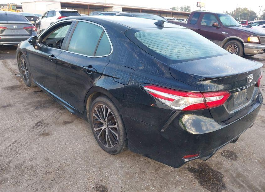 Photo 3 of 2020 Toyota Camry SE (VIN 4T1G11AKXLU886676)