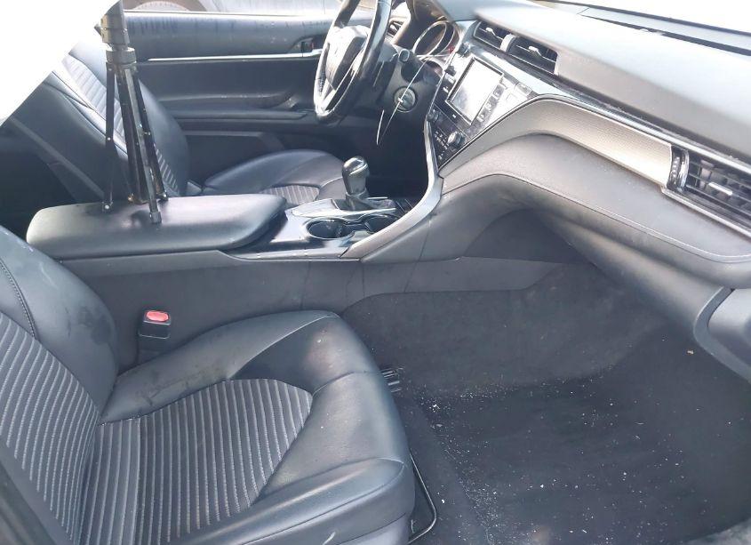 Photo 5 of 2020 Toyota Camry SE (VIN 4T1G11AKXLU886676)