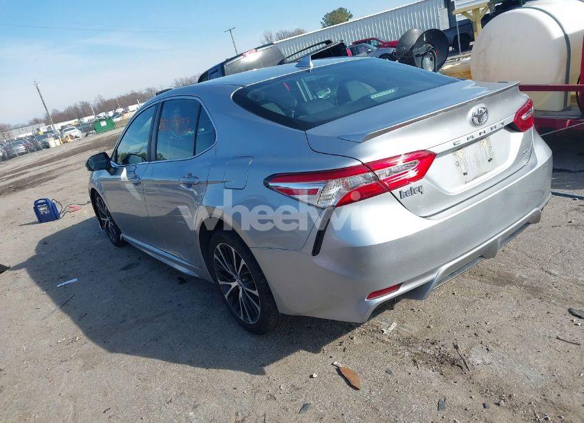 Photo 3 of 2020 Toyota Camry SE (VIN 4T1G11AKXLU888637)