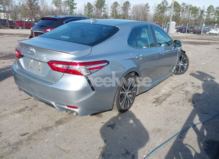 Photo 4 of 2020 Toyota Camry SE (VIN 4T1G11AKXLU888637)
