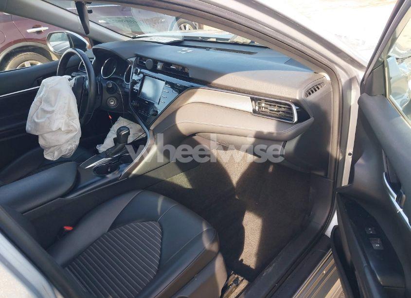 Photo 5 of 2020 Toyota Camry SE (VIN 4T1G11AKXLU888637)