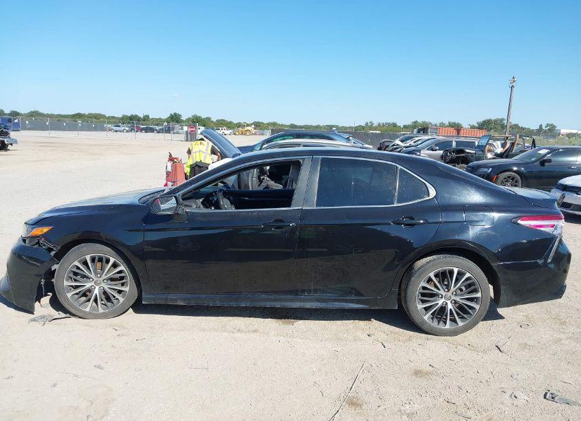 Photo 14 of 2020 Toyota Camry SE (VIN 4T1G11AKXLU894311)