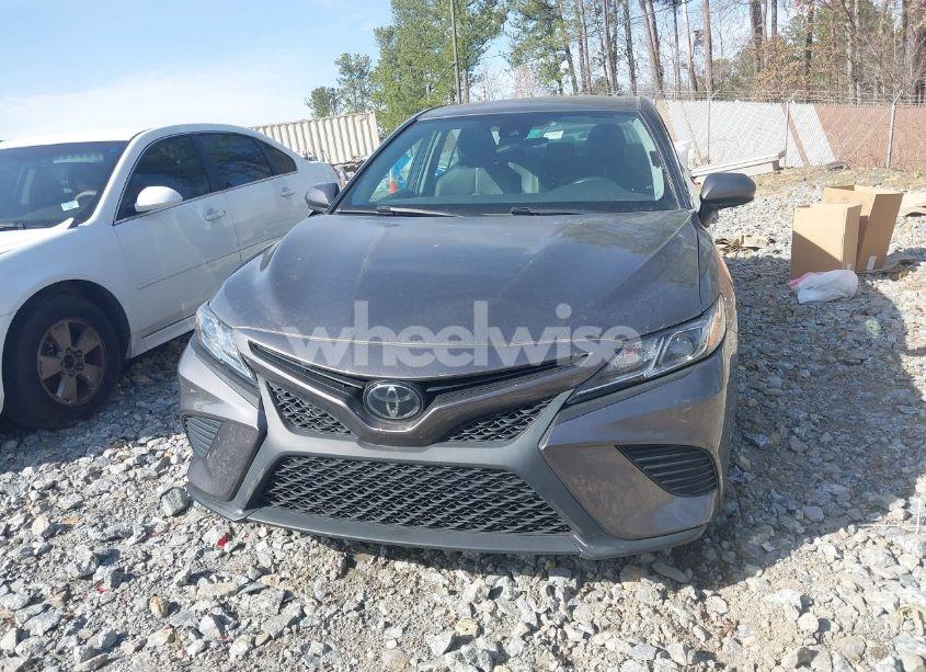 Photo 12 of 2020 Toyota Camry SE (VIN 4T1G11AKXLU915593)