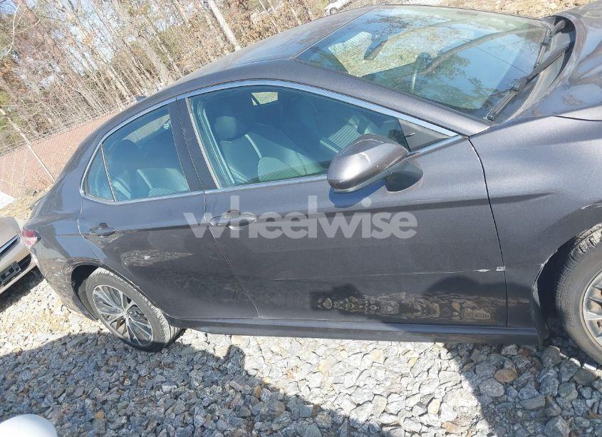 Photo 13 of 2020 Toyota Camry SE (VIN 4T1G11AKXLU915593)