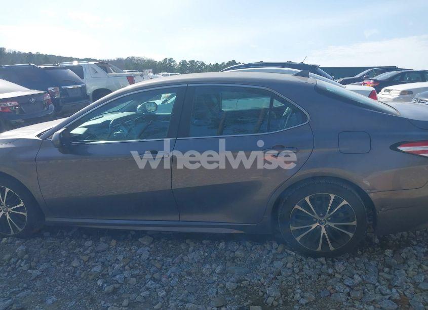 Photo 14 of 2020 Toyota Camry SE (VIN 4T1G11AKXLU915593)