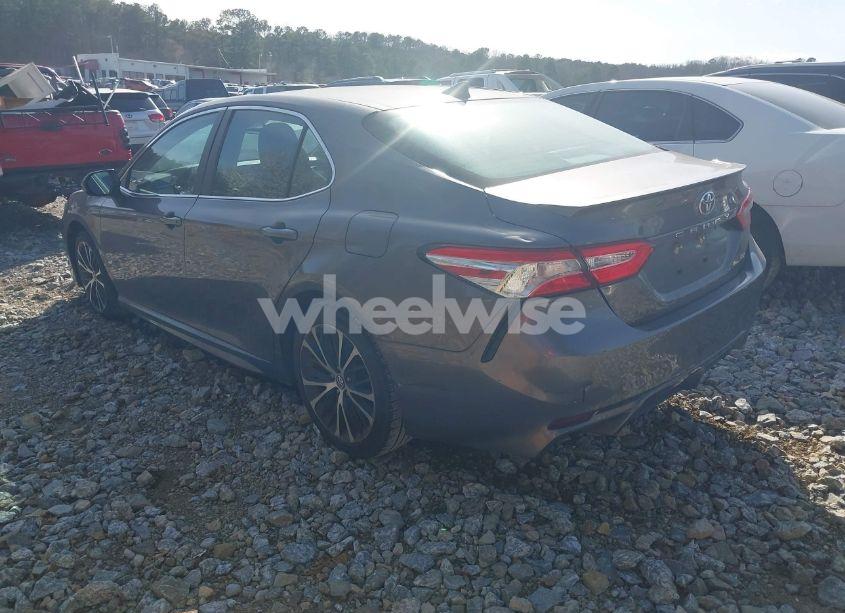 Photo 3 of 2020 Toyota Camry SE (VIN 4T1G11AKXLU915593)