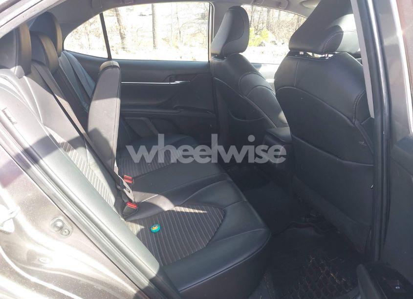 Photo 8 of 2020 Toyota Camry SE (VIN 4T1G11AKXLU915593)