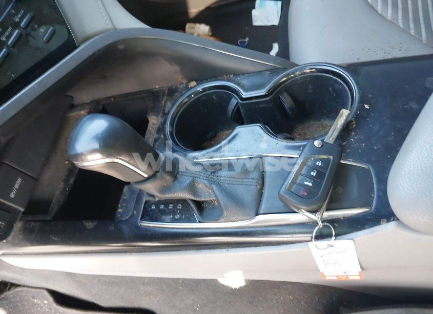 Photo 11 of 2020 Toyota Camry SE (VIN 4T1G11AKXLU918896)