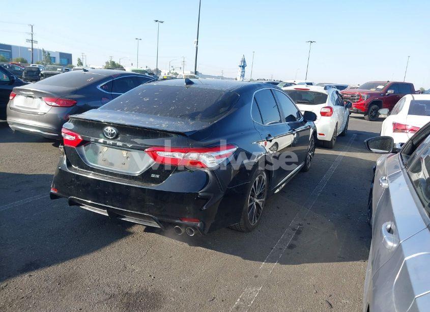 Photo 13 of 2020 Toyota Camry SE (VIN 4T1G11AKXLU918896)