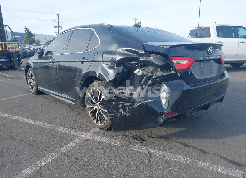 Photo 3 of 2020 Toyota Camry SE (VIN 4T1G11AKXLU918896)