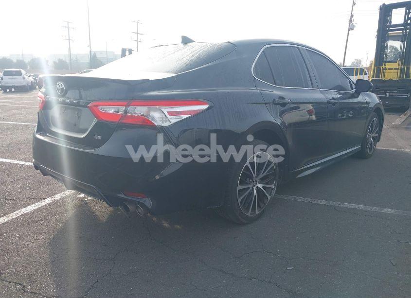 Photo 4 of 2020 Toyota Camry SE (VIN 4T1G11AKXLU918896)