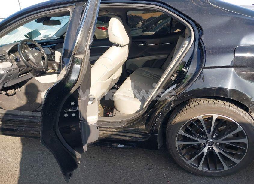 Photo 8 of 2020 Toyota Camry SE (VIN 4T1G11AKXLU918896)