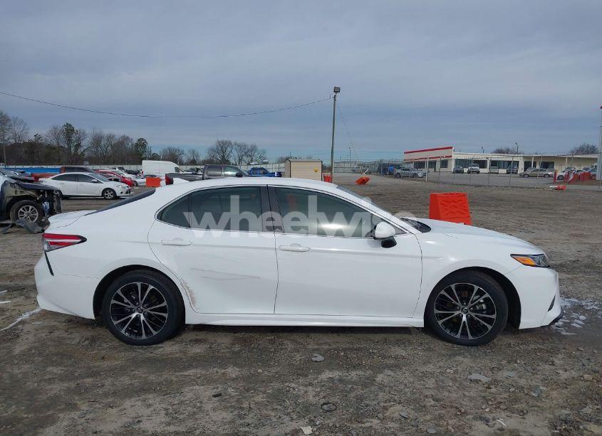 Photo 14 of 2020 Toyota Camry SE (VIN 4T1G11AKXLU920633)