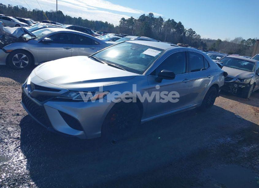 Photo 2 of 2020 Toyota Camry (VIN 4T1G11AKXLU959268)