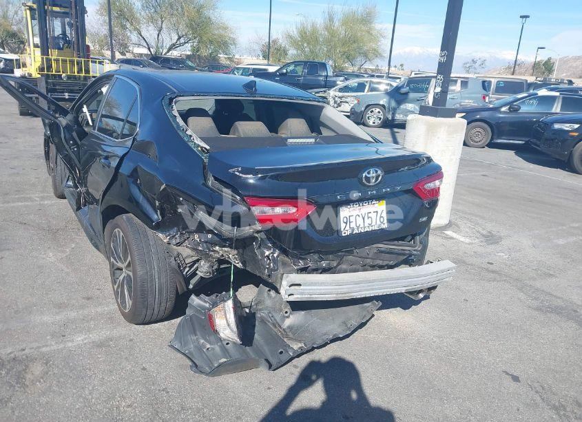 Photo 3 of 2020 Toyota Camry SE (VIN 4T1G11AKXLU982050)