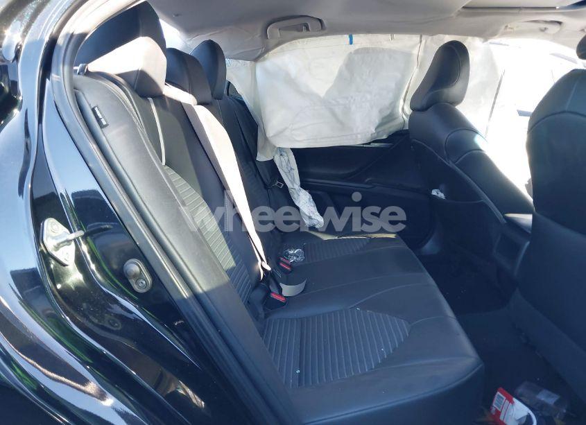 Photo 8 of 2020 Toyota Camry SE (VIN 4T1G11AKXLU982050)