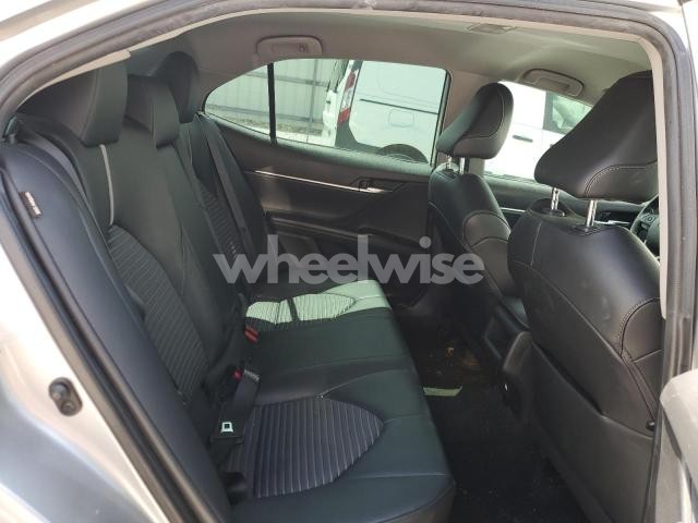 2020 TOYOTA CAMRY SE (VIN 4T1G11AKXLU986678) main photo