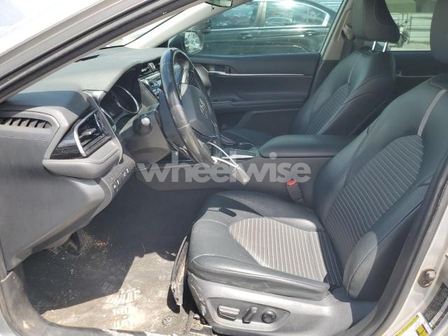 Photo 5 of 2020 TOYOTA CAMRY SE (VIN 4T1G11AKXLU986678)