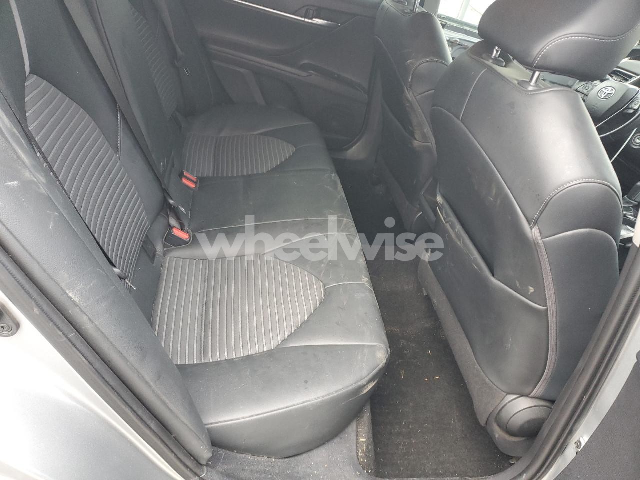 Photo 10 of 2020 TOYOTA CAMRY SE (VIN 4T1G11AKXLU987653)