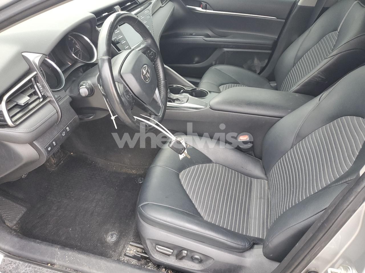 Photo 7 of 2020 TOYOTA CAMRY SE (VIN 4T1G11AKXLU987653)