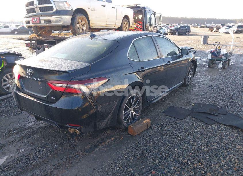 Photo 4 of 2021 Toyota Camry SE (VIN 4T1G11AKXMU404242)