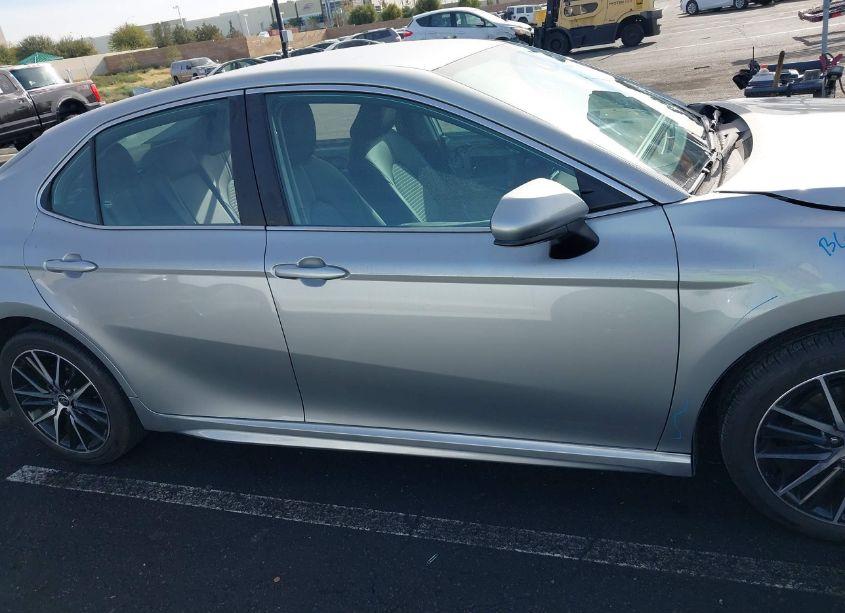 Photo 14 of 2021 Toyota Camry SE (VIN 4T1G11AKXMU425270)