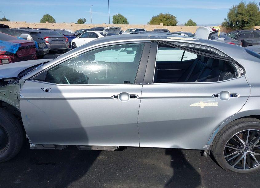 Photo 15 of 2021 Toyota Camry SE (VIN 4T1G11AKXMU425270)