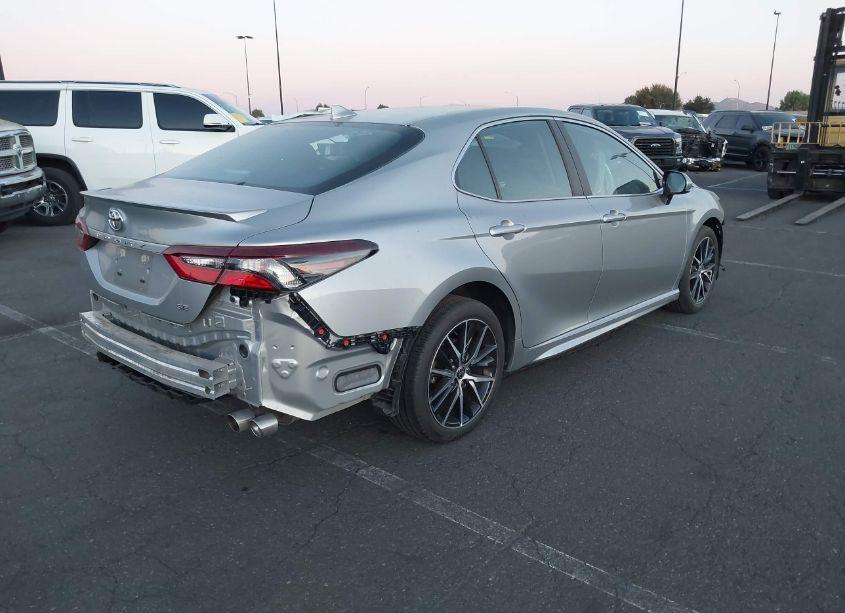 Photo 4 of 2021 Toyota Camry SE (VIN 4T1G11AKXMU425270)