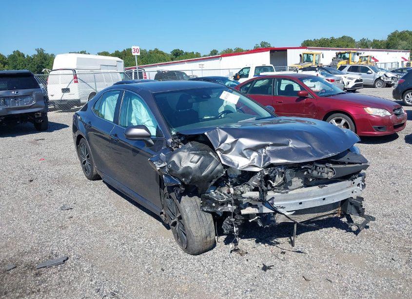 2021 Toyota Camry SE (VIN 4T1G11AKXMU437838) main photo