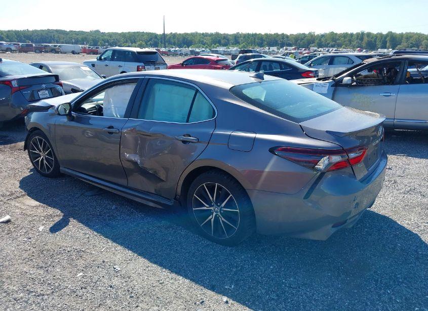 Photo 14 of 2021 Toyota Camry SE (VIN 4T1G11AKXMU437838)