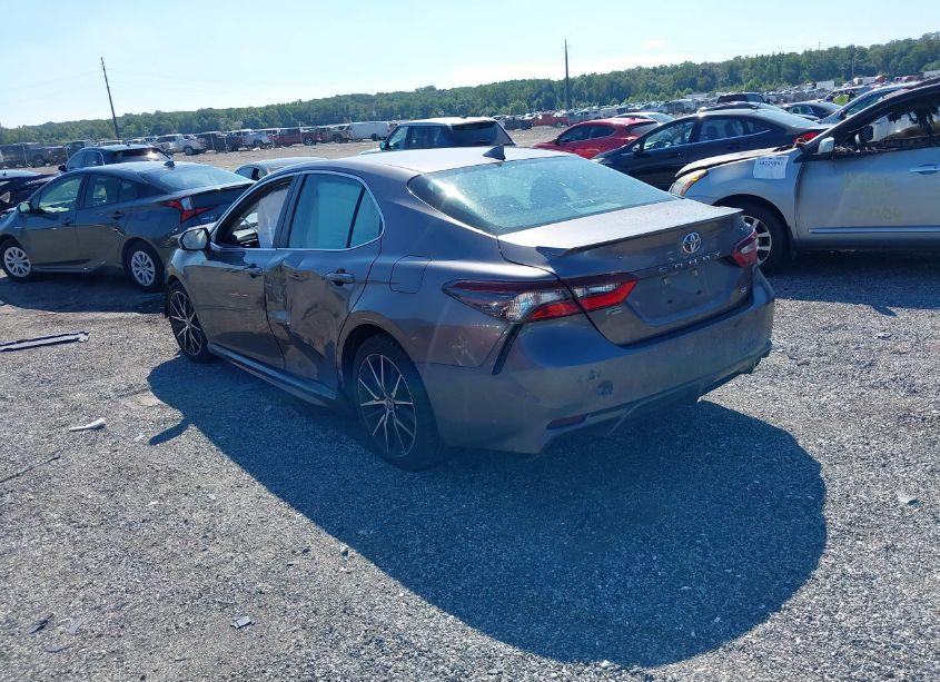 Photo 3 of 2021 Toyota Camry SE (VIN 4T1G11AKXMU437838)