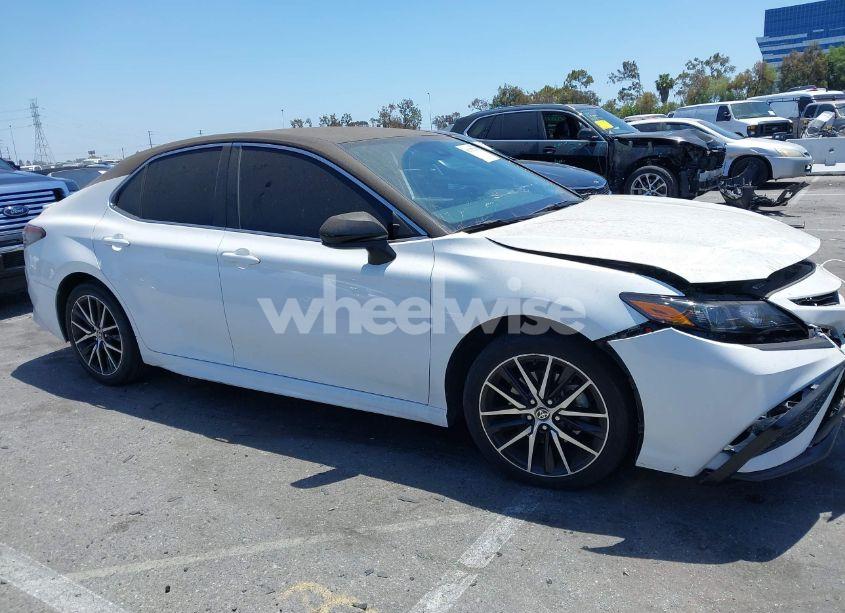 Photo 13 of 2021 Toyota Camry SE (VIN 4T1G11AKXMU439640)