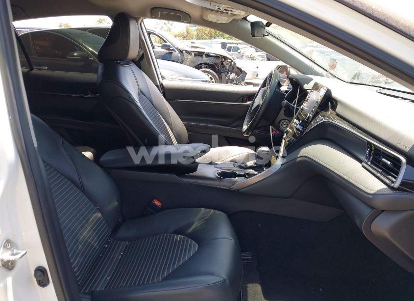 Photo 5 of 2021 Toyota Camry SE (VIN 4T1G11AKXMU439640)