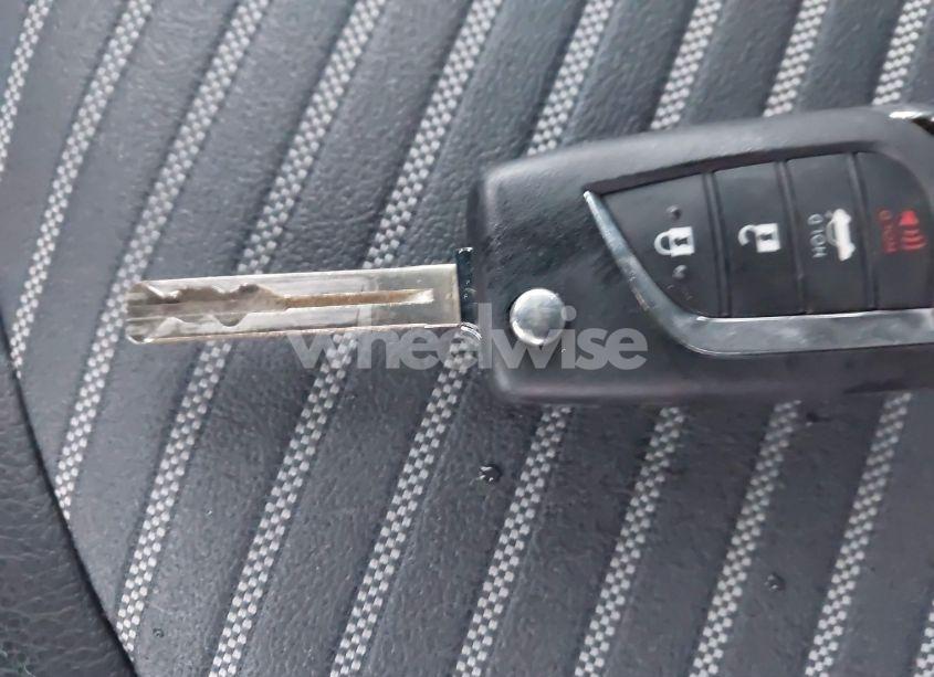 Photo 11 of 2021 Toyota Camry SE (VIN 4T1G11AKXMU450041)