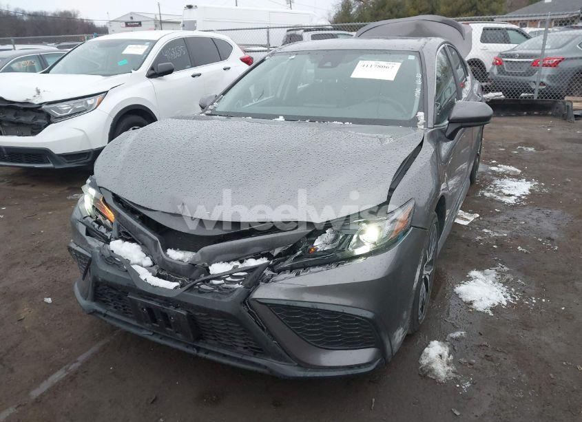 Photo 2 of 2021 Toyota Camry SE (VIN 4T1G11AKXMU450041)