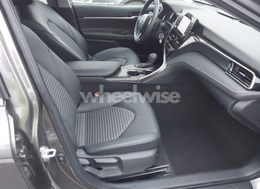 Photo 5 of 2021 Toyota Camry SE (VIN 4T1G11AKXMU450041)