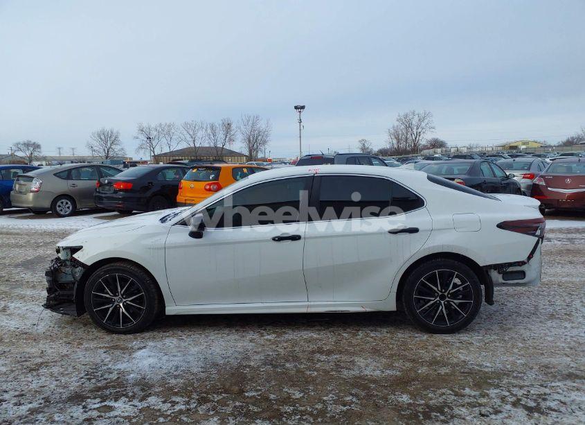 Photo 15 of 2021 Toyota Camry SE (VIN 4T1G11AKXMU480530)