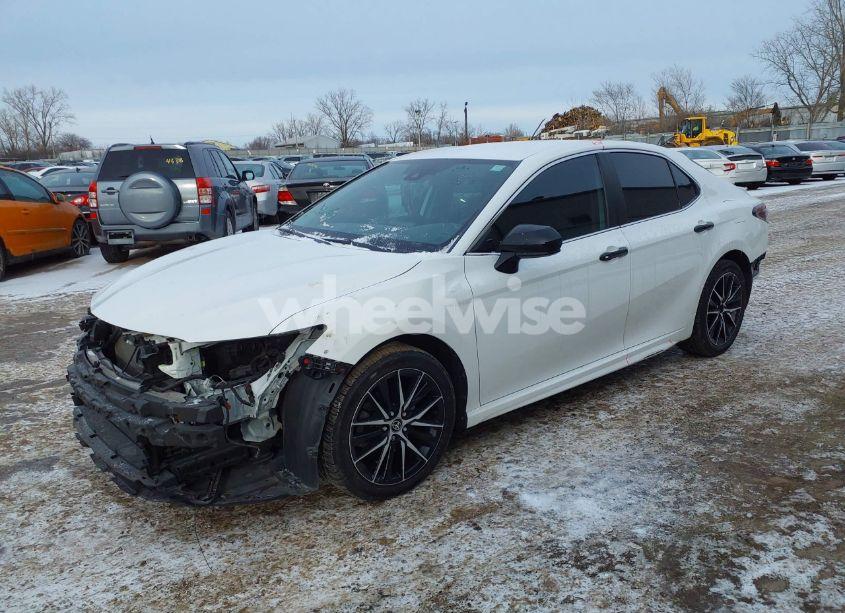 Photo 2 of 2021 Toyota Camry SE (VIN 4T1G11AKXMU480530)