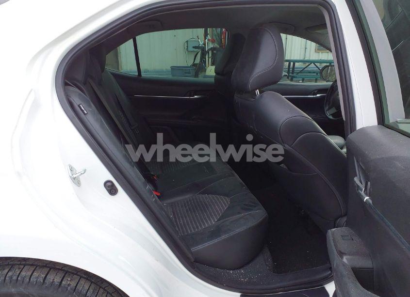 Photo 8 of 2021 Toyota Camry SE (VIN 4T1G11AKXMU480530)