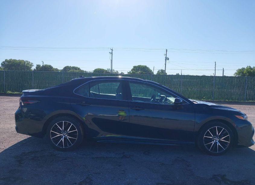 Photo 13 of 2021 Toyota Camry SE (VIN 4T1G11AKXMU521142)