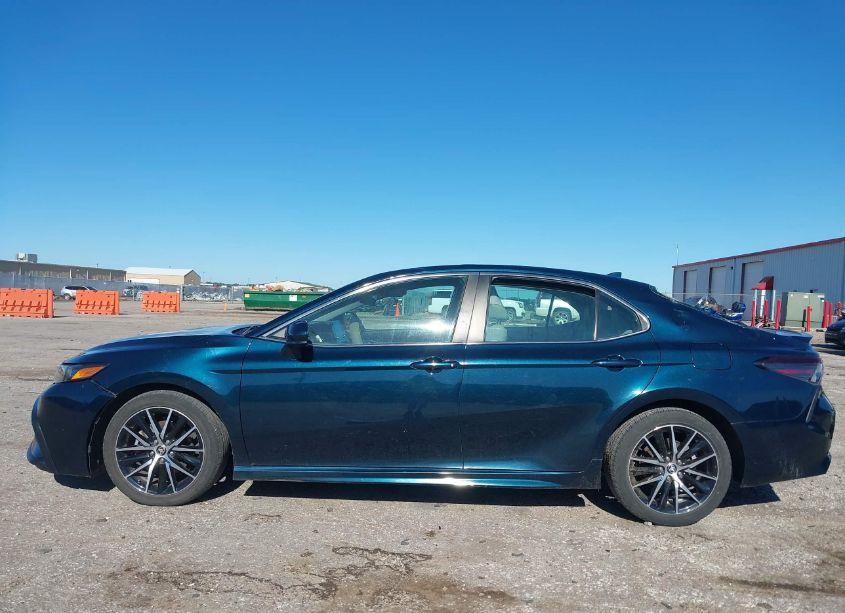 Photo 14 of 2021 Toyota Camry SE (VIN 4T1G11AKXMU521142)