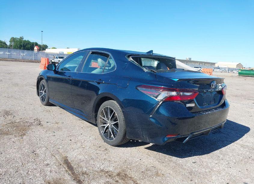 Photo 3 of 2021 Toyota Camry SE (VIN 4T1G11AKXMU521142)