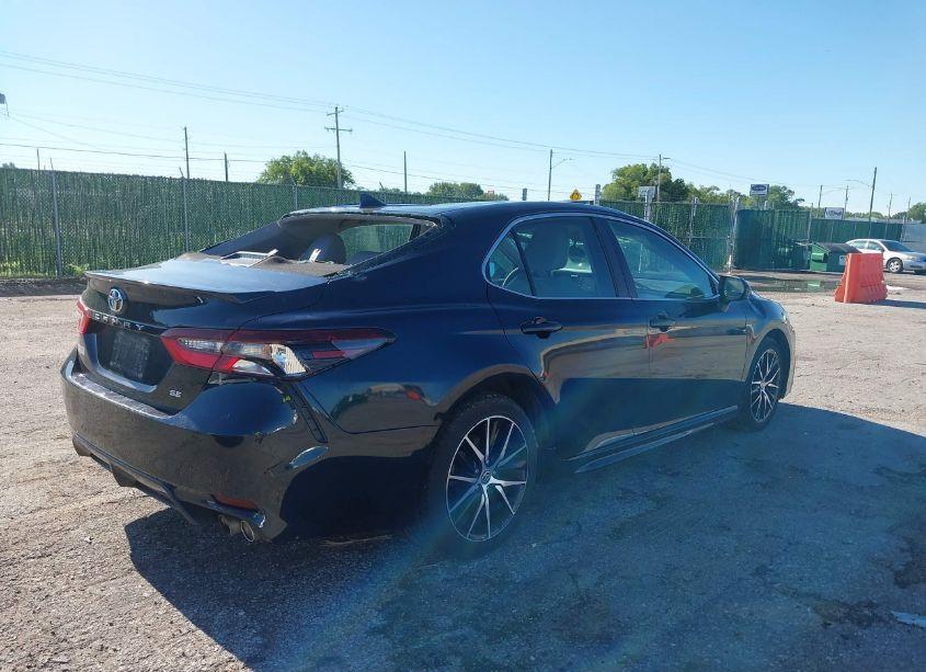 Photo 4 of 2021 Toyota Camry SE (VIN 4T1G11AKXMU521142)